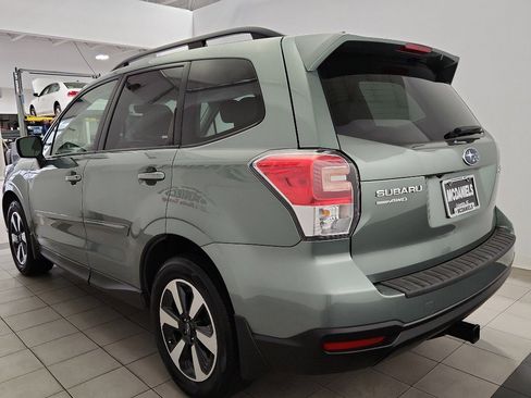 Used 2017 Subaru Forester 2.5i Premium w/ All-Weather Package image 5