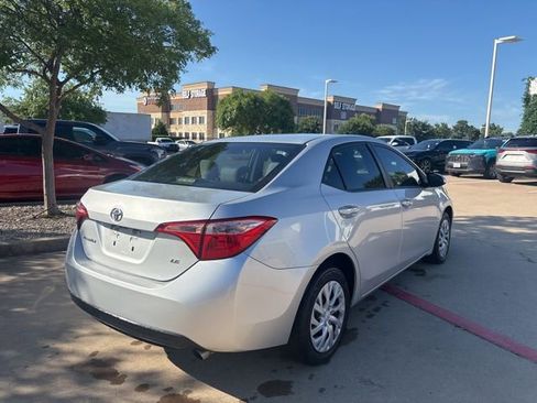 Used 2017 Toyota Corolla LE FWD image 5