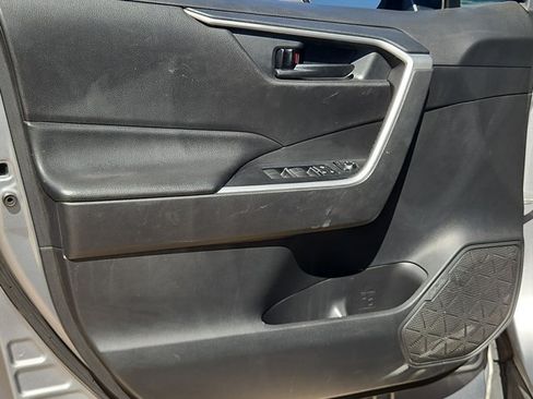 Used 2022 Toyota RAV4 LE w/ Carpet Mat Package (TMS) FWD image 10