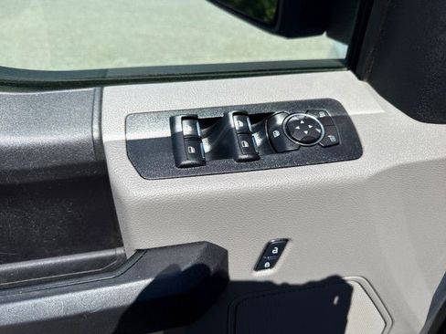 Used 2017 Ford F150 XL w/ Equipment Group 101A Mid AWD/4WD image 17