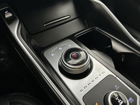 Used 2022 Kia Sorento S image 24