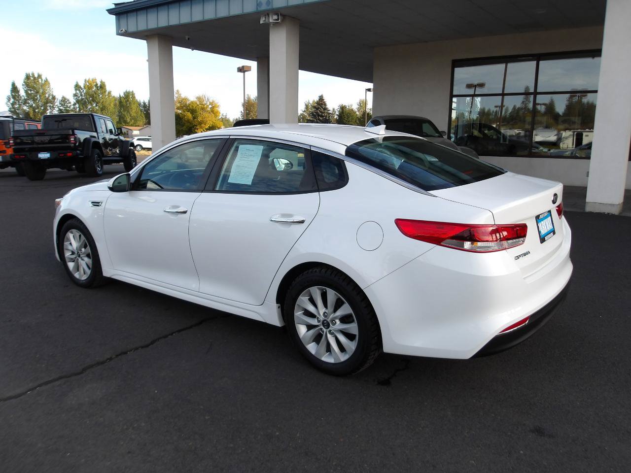 Used 2016 Kia Optima LX FWD image 3