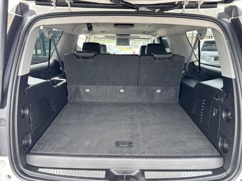 Used 2018 Chevrolet Suburban Premier AWD/4WD image 12