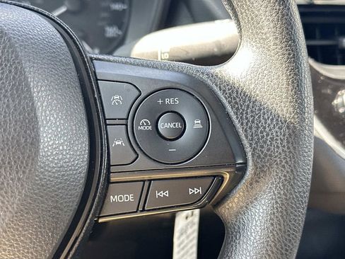 Used 2025 Toyota Corolla LE FWD image 23
