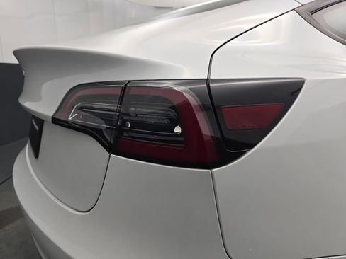 Used 2023 Tesla Model 3 Standard Range image 19