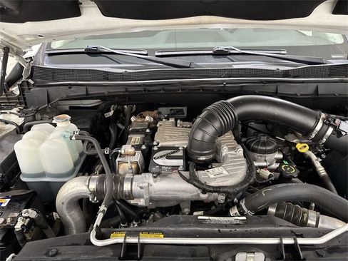 Used 2017 Nissan Titan SV image 25