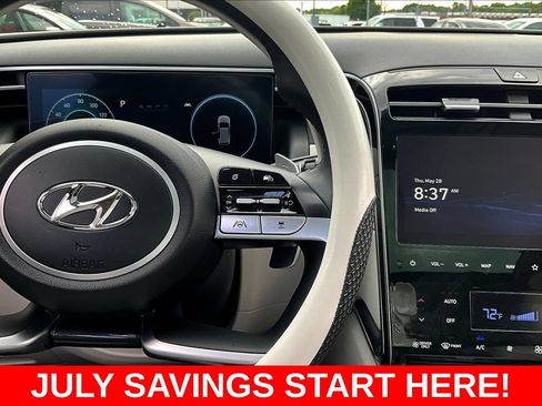 Used 2024 Hyundai Tucson Limited AWD/4WD image 16