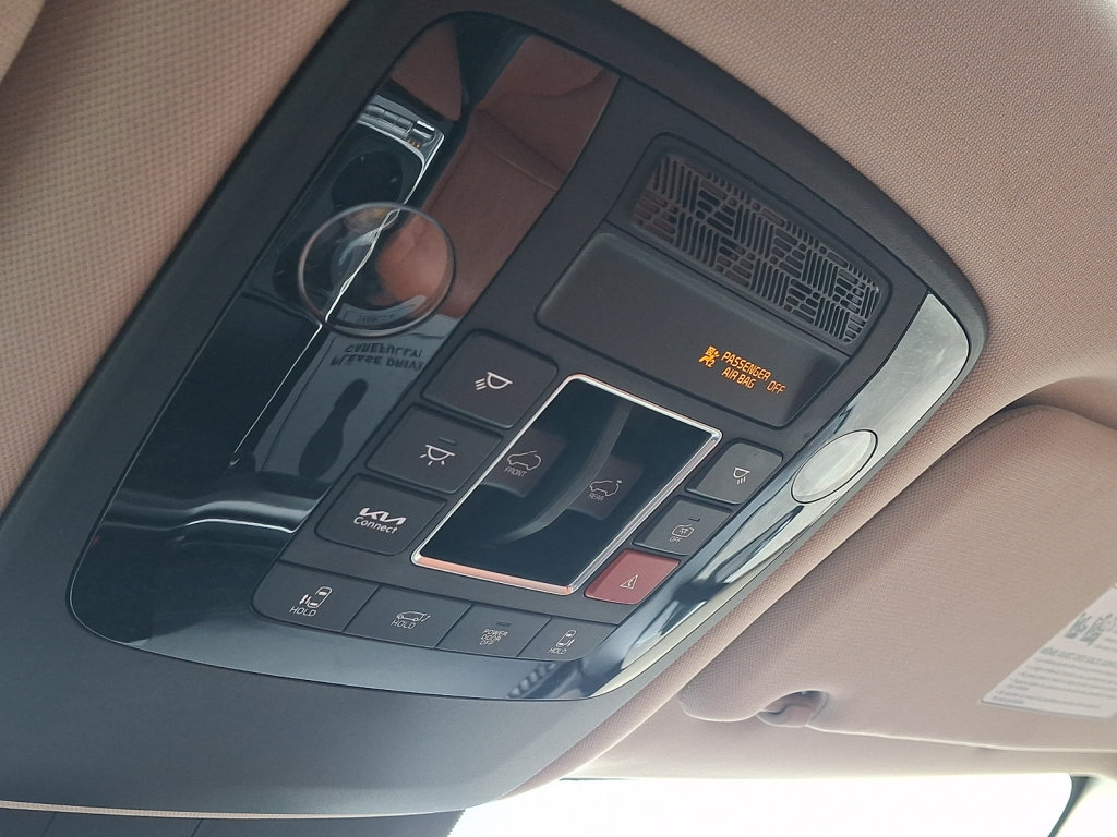 Used 2026 Kia Carnival SX w/ SX Dark Edition Package FWD image 38