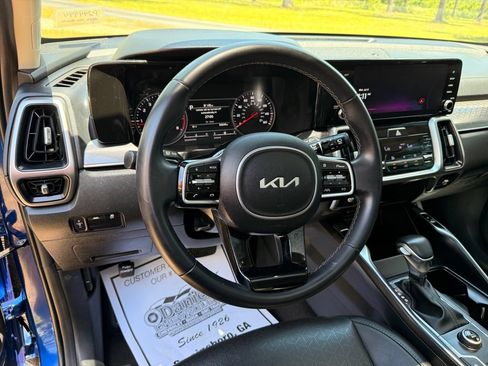 Used 2023 Kia Sorento S w/ Panoramic Sunroof Package FWD image 15