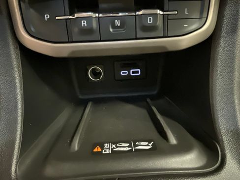 Used 2023 GMC Acadia Denali FWD image 9