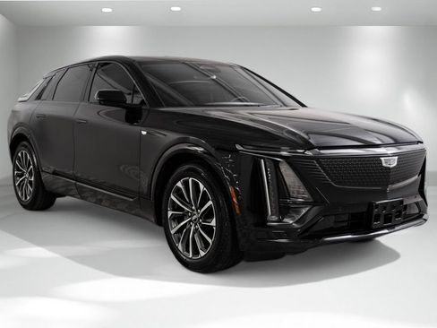 Used 2024 Cadillac Lyriq Sport w/ LPO, Floor Liner Package AWD/4WD image 6
