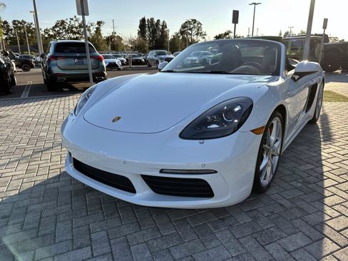 Used 2018 Porsche 718 Boxster S image 8