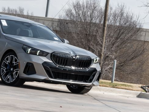 New 2026 BMW 530i w/ M Sport Package RWD image 5