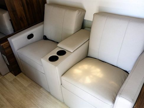 Used 2020 Mercedes-Benz Sprinter 3500 image 30