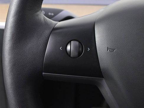 Used 2023 Tesla Model Y Long Range image 31