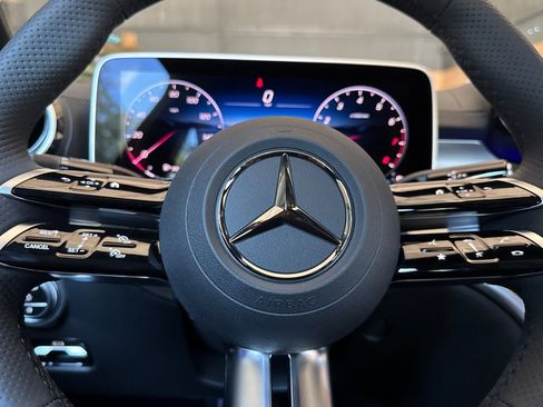 New 2025 Mercedes-Benz C 300 4MATIC Sedan image 27