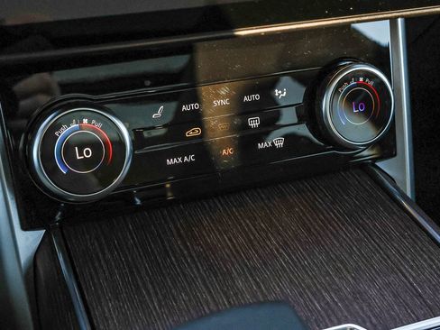 Certified 2023 Land Rover Range Rover SE image 39