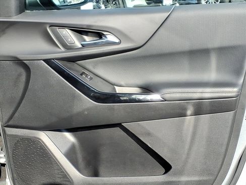 Used 2025 Chevrolet Equinox LT image 20