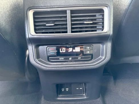 Used 2026 Volkswagen Atlas SE AWD/4WD image 15
