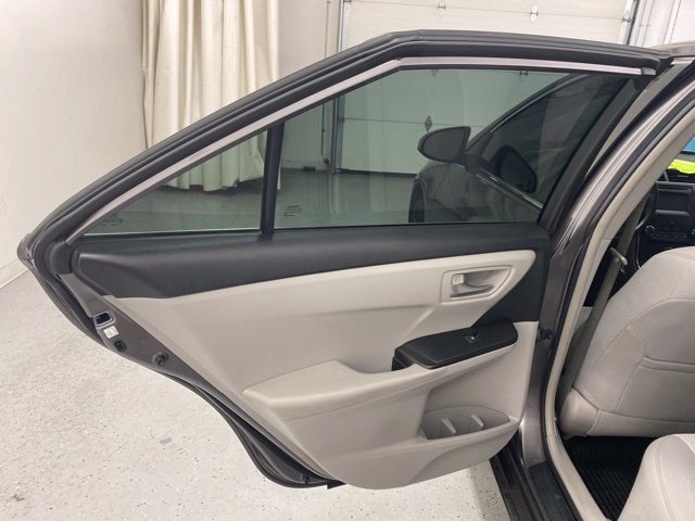 Used 2016 Toyota Camry LE FWD image 24
