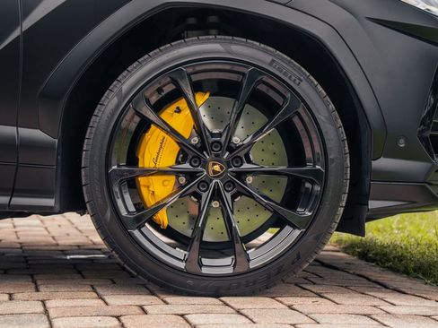 Used 2022 Lamborghini Urus AWD/4WD image 14