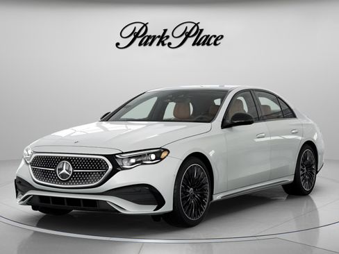 New 2026 Mercedes-Benz E 450 4MATIC Sedan image 37