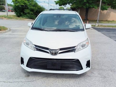 Used 2018 Toyota Sienna LE FWD image 8