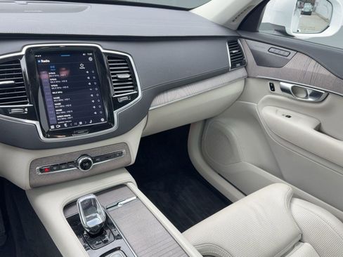 Certified 2023 Volvo XC90 B6 Ultimate w/ Protection Package Premier image 26