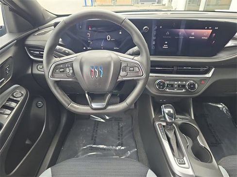 Certified 2024 Buick Envista Preferred w/ Convenience I Package image 12