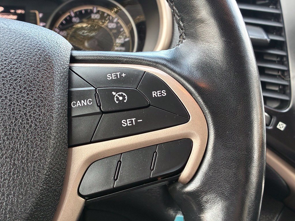 Used 2016 Jeep Cherokee Latitude w/ Safety/Convenience Group AWD/4WD image 15