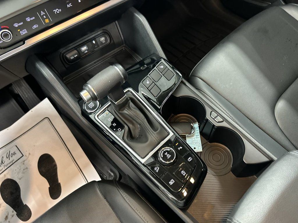 Certified 2025 Kia Sportage EX AWD/4WD image 18