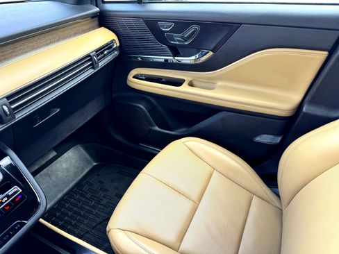 Used 2022 Lincoln Corsair Reserve w/ Elements Package image 33