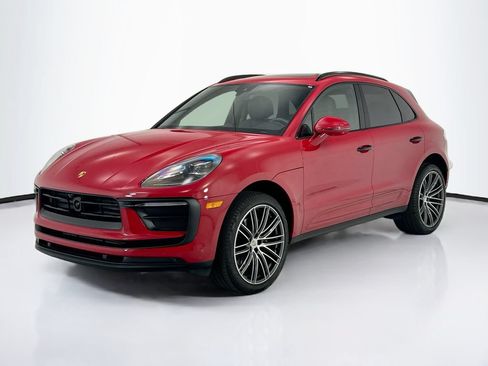 Certified 2025 Porsche Macan AWD/4WD image 1