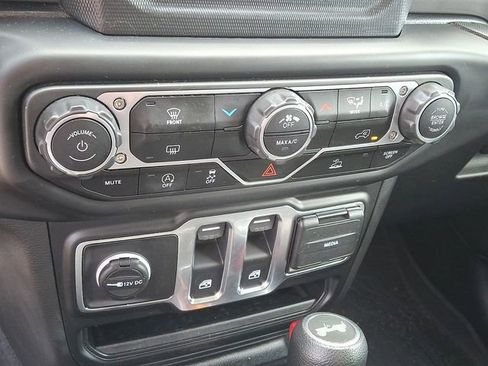 Used 2023 Jeep Wrangler Sport S image 16