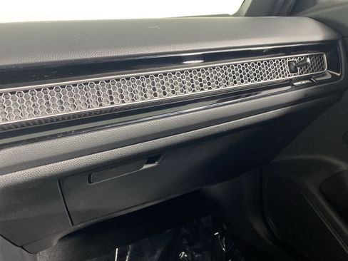 Used 2025 Honda Civic Sport image 28