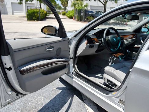 Used 2006 BMW 325i Sedan RWD image 15