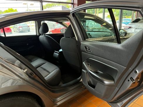 Used 2024 Nissan Altima 2.5 S FWD image 29
