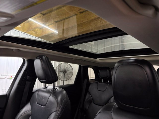 Used 2014 Jeep Cherokee Limited AWD/4WD image 35