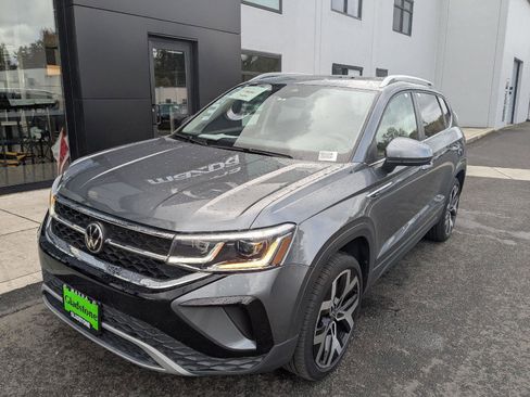 Used 2022 Volkswagen Taos SEL image 2