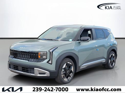 New 2027 Kia Seltos S FWD image 3