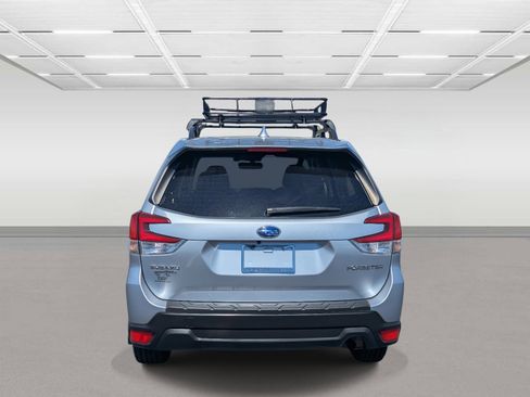 Used 2019 Subaru Forester Premium image 4