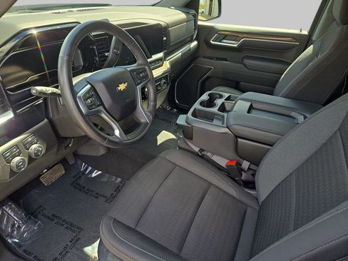 Used 2022 Chevrolet Silverado 1500 LT AWD/4WD image 18