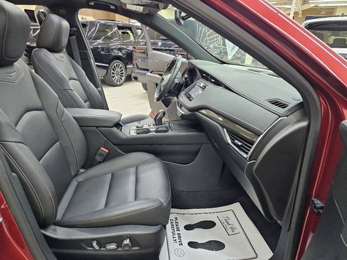 Used 2019 Cadillac XT4 Sport w/ Cold Weather Package FWD image 21