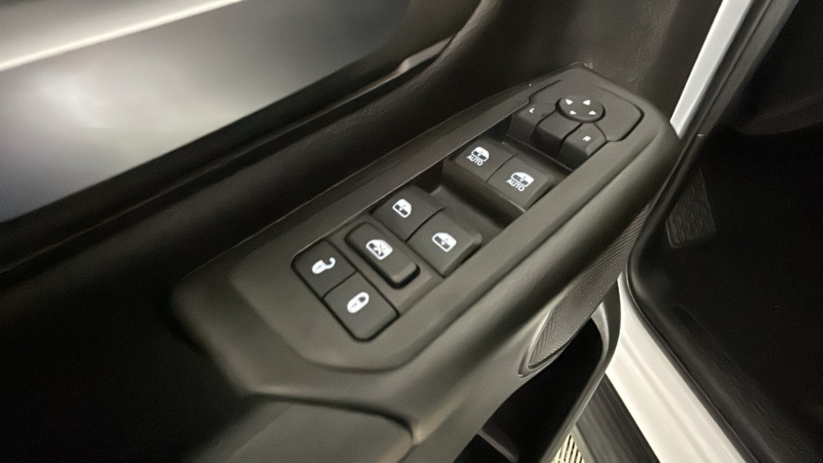 Used 2025 RAM 1500 Tradesman w/ Night Edition AWD/4WD image 13