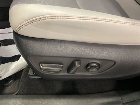 Used 2023 Toyota RAV4 Limited image 26