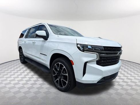 Used 2022 Chevrolet Suburban RST w/ Luxury Package RWD image 3