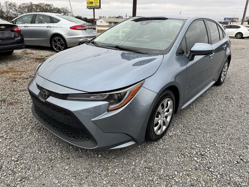 Used 2022 Toyota Corolla LE image 2