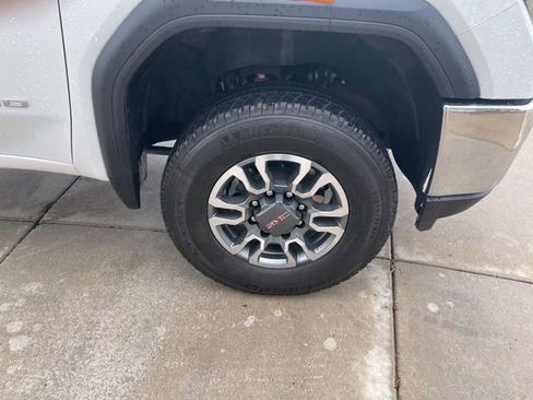 Used 2023 GMC Sierra 3500 SLE w/ SLE Value Package image 19