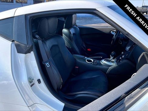 Used 2014 Nissan 370Z Touring w/ Sport Package image 23