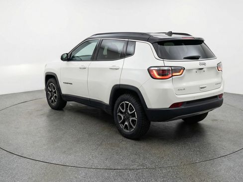 Used 2025 Jeep Compass Trailhawk AWD/4WD image 6